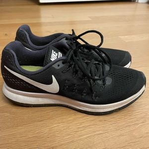 Black Nike Running Shoes